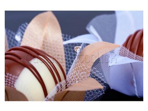 Zulmira cor dourada com tule de gotas