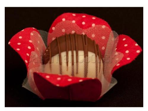 Débora cor: vermelha com poá branco