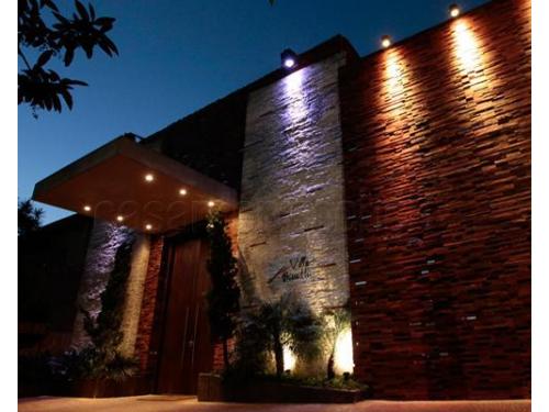 Mobiliário próprio e atualizado